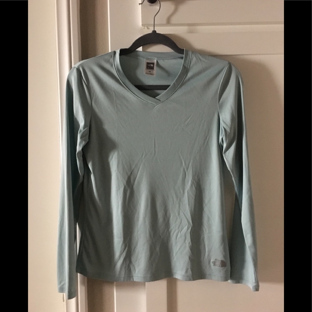 Women’s North Face Long Sleeve Athletic Top Size M
